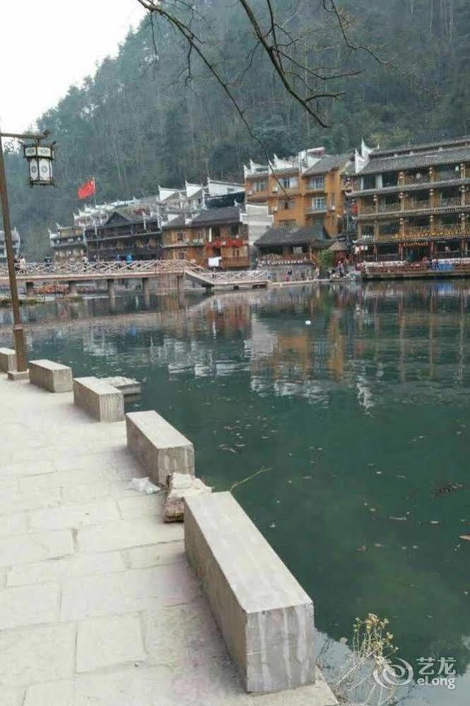 Fenghuang Waitin For You Inn Buitenkant foto