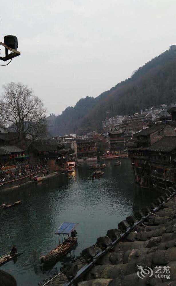 Fenghuang Waitin For You Inn Buitenkant foto