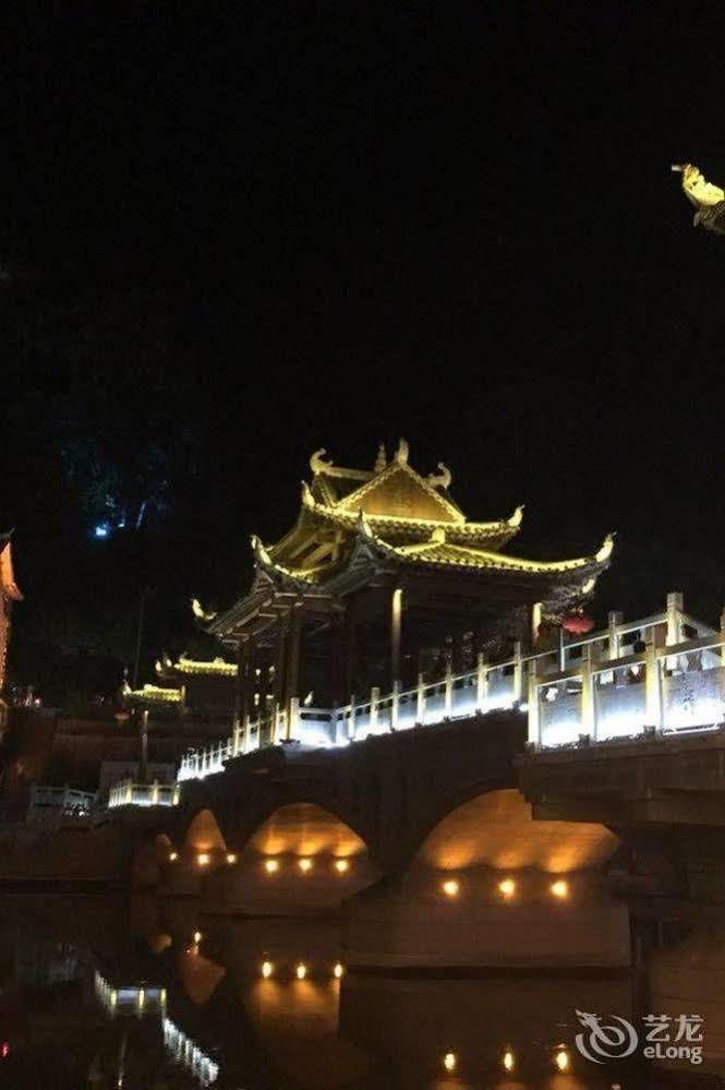 Fenghuang Waitin For You Inn Buitenkant foto