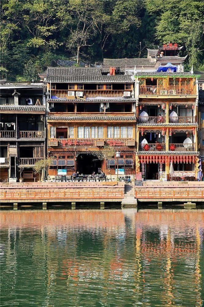 Fenghuang Waitin For You Inn Buitenkant foto
